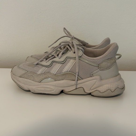 Adidas Ozweego Bliss Knit size 5 ( in men. Size is 37 in women) - Picture 4 of 6